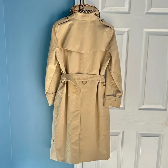 Burberry Honey Kensington Long Trench Coat